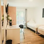 게스트하우스 Dorfschaenke & Apartmenthaus 3*