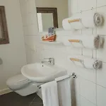 Dorfschaenke & Apartmenthaus بيت ضيافة 3*