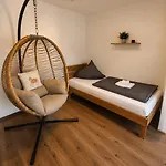 بيت ضيافة Dorfschaenke & Apartmenthaus