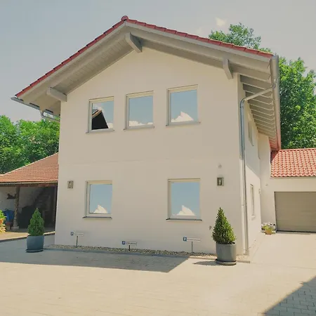 Dorfschaenke & Apartmenthaus ديغندورف