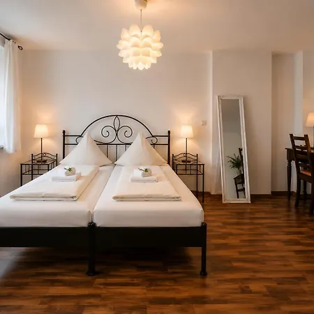 Dorfschaenke & Apartmenthaus ديغندورف