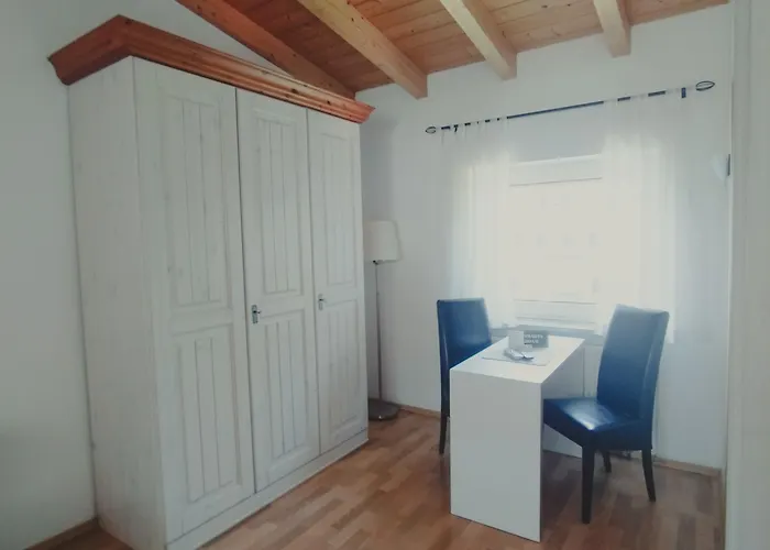 Gæstehus Dorfschaenke & Apartmenthaus 3*