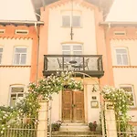 ゲストハウス Dorfschaenke & Apartmenthaus 3*