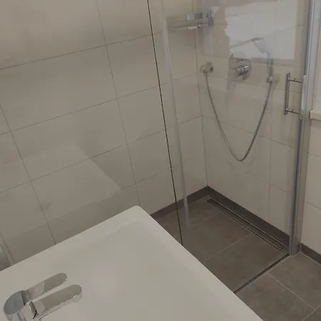 Guest house Dorfschaenke Deggendorf Ferienwohnungen & Hotelzimmer & Biergarten, E-Bike-Verleih Kostenlos Deggendorf