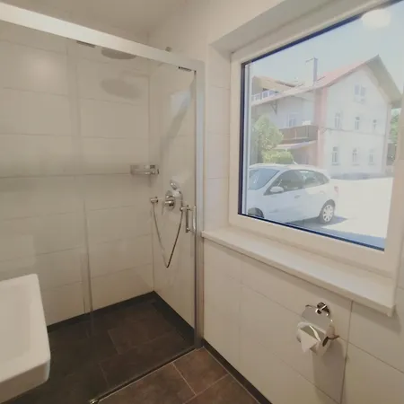 Guest house Dorfschaenke Deggendorf Ferienwohnungen & Hotelzimmer & Biergarten, E-Bike-Verleih Kostenlos Deggendorf