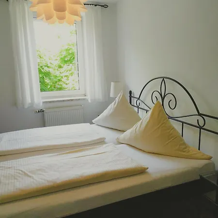 Dorfschaenke Deggendorf Ferienwohnungen & Hotelzimmer & Biergarten, E-Bike-Verleih Kostenlos Guest house Deggendorf