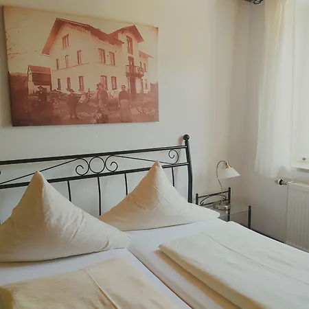 Гостевой дом Dorfschaenke & Apartmenthaus Деггендорф