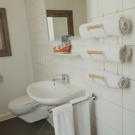 Dorfschaenke & Apartmenthaus Pensión 3*
