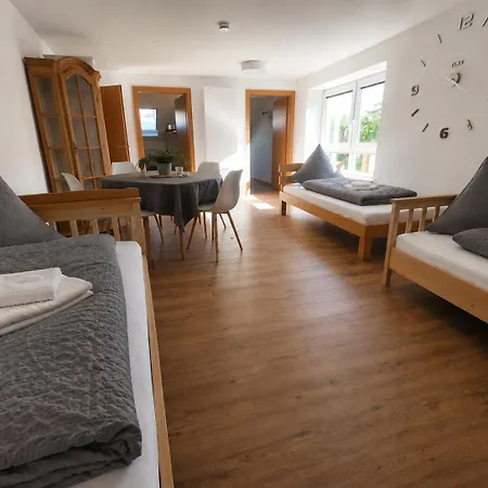 Dorfschaenke & Apartmenthaus Pensión Deggendorf