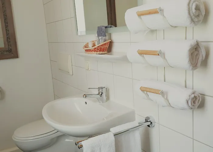 Dorfschaenke & Apartmenthaus 게스트하우스 4*
